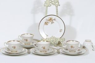 Arabia Myrna kahvikupit ja lautaset, 5 kpl, suunnittelija Olga Osol, serikuva