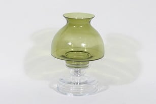 Riihimäen lasi Apollo kynttilälyhty, oliivinvihreä, suunnittelija Nanny Still,