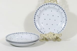 Arabia Snowflake lautaset, syvä, 5 kpl, suunnittelija Raija Uosikkinen, syvä, painokoriste