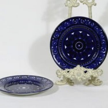 Arabia Valencia lautaset, käsinmaalattu, 2 kpl, suunnittelija Ulla Procope, käsinmaalattu, pieni, signeerattu