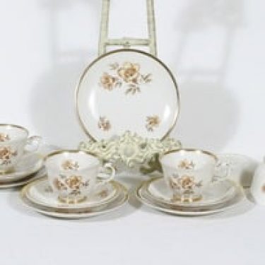 Arabia Myrna kahvikupit ja lautaset, 4 kpl, suunnittelija Olga Osol, serikuva