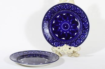 Arabia Valencia lautaset, matala, 2 kpl, suunnittelija Ulla Procope, matala, käsinmaalattu, signeerattu
