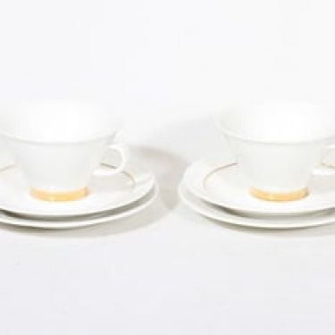 Arabia Harlekin Gold teekupit ja lautaset, valkoinen, 2 kpl, suunnittelija Inkeri Leivo,