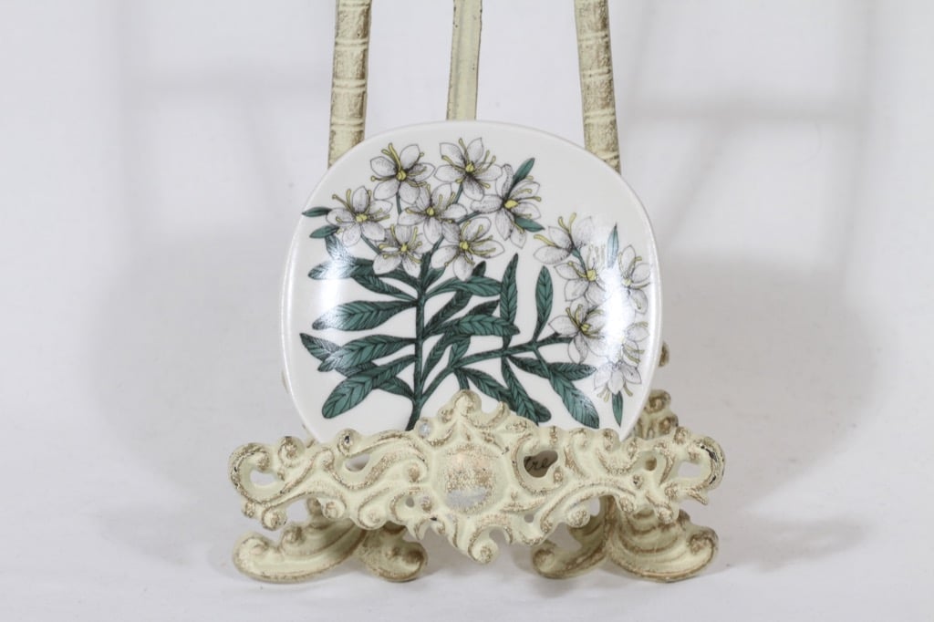 Arabia Botanica decorative plate, Suopursu, designer Esteri Tomula, small, silk screening