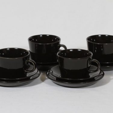 Arabia Kilta teekupit ja lautaset, musta, 4 kpl, suunnittelija Kaj Franck,