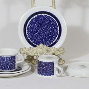 Arabia Faenza kahvikupit ja lautaset, sininen, 2 kpl, suunnittelija Inkeri Seppälä, serikuva, retro