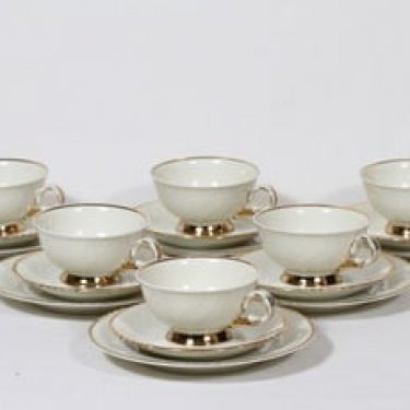 Arabia Kultakoriste kahvikupit ja lautaset, valkoinen, 6 kpl, suunnittelija Olga Osol, kullattu
