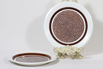 Arabia Faenza lautaset, Ruskeakukka, 2 kpl, suunnittelija Inkeri Seppälä, Ruskeakukka, matala, serikuva, retro