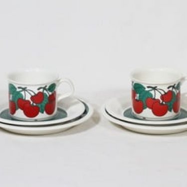 Arabia Kirsikka kahvikupit ja lautaset, 2 kpl, suunnittelija Inkeri Seppälä, serikuva