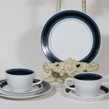 Arabia Kemi kahvikupit ja lautaset, sininen, 2 kpl, suunnittelija Olga Osol, raitakoriste
