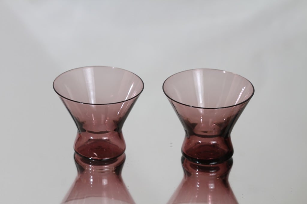 Nuutajärvi Cocktail-lasi lasit, lila, 2 kpl, suunnittelija Saara Hopea,