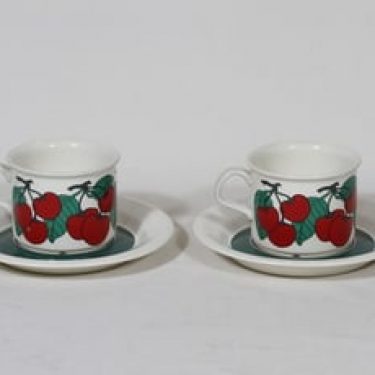 Arabia Kirsikka kahvikupit, punainen, 2 kpl, suunnittelija Inkeri Seppälä, serikuva
