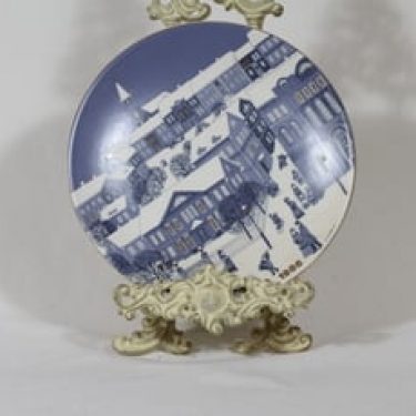 Arabia Joululautanen vuosilautanen, 1986, suunnittelija Raija Uosikkinen, 1986, serikuva