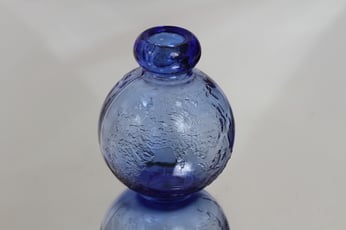 Riihimäen lasi Tellus koristepullo, sininen, suunnittelija Erkkitapio Siiroinen, pieni