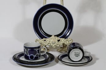 Arabia Saara kahvikupit ja lautaset, 2 kpl, suunnittelija Anja Jaatinen-Winquist, erikoiskoriste, retro