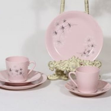 Arabia Lumikukka kahvikupit ja lautaset, rosa, 2 kpl, suunnittelija Raija Uosikkinen, serikuva