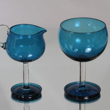 Riihimäen lasi Harlekiini sugar bowl and creamer, blue, Nanny Still