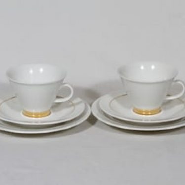 Arabia Harlekiini kahvikupit ja lautaset, 2 kpl, suunnittelija Inkeri Leivo, kullattu koriste