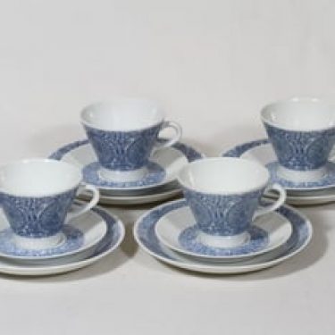 Arabia Filigran kahvikupit ja lautaset, sininen, 4 kpl, suunnittelija Raija Uosikkinen, serikuva
