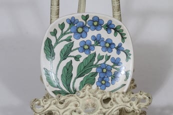 Arabia Botanica decorative plate, Luhtalemmikki, designer Esteri Tomula, small, silk screening