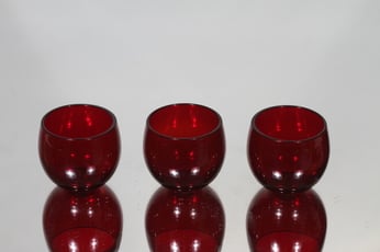 Nuutajärvi Marja lasit, rubiininpunainen, 3 kpl, suunnittelija Saara Hopea, pieni