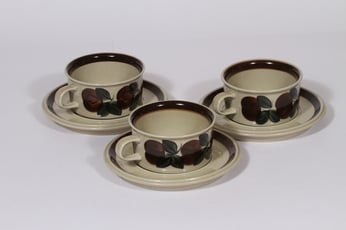 Arabia Ruija teekupit, käsinmaalattu, 3 kpl, suunnittelija Raija Uosikkinen, käsinmaalattu