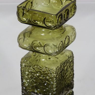 Riihimäen lasi Kehrä maljakko, oliivinvihreä, suunnittelija Tamara Aladin,