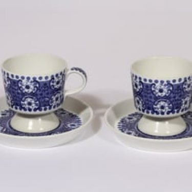 Arabia Ali kahvikupit, sininen, 2 kpl, suunnittelija Raija Uosikkinen, kuparipainikoriste