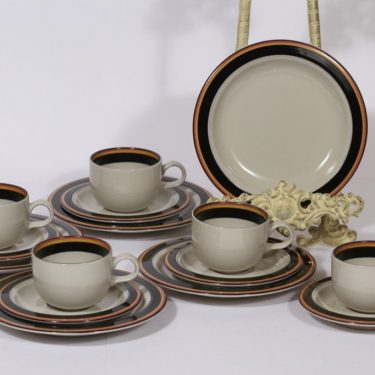 Arabia Reimari kahvikupit ja lautaset, 5 kpl, suunnittelija Inkeri Leivo, raitakoriste