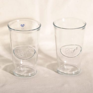 Riihimäen lasi maitolasit, kirkas, 2 kpl, suunnittelija Anders Färdig, lypsäjä-aihe