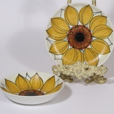 Arabia Aurinkoruusu lautaset, syvä ja matala, 2 kpl, suunnittelija Hilkka-Liisa Ahola, syvä ja matala, käsinmaalattu, signeerattu