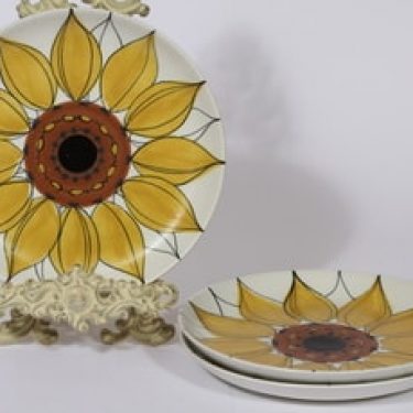 Arabia Aurinkoruusu lautaset, matala, 3 kpl, suunnittelija Hilkka-Liisa Ahola, matala, käsinmaalattu, signeerattu