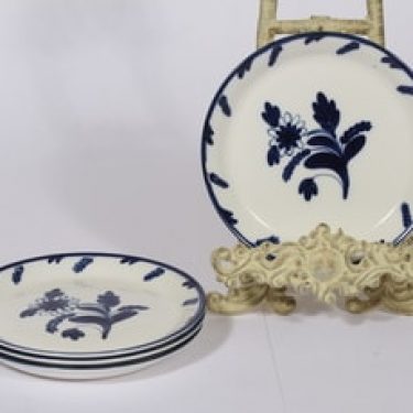 Arabia lautaset, käsinmaalattu, 4 kpl, suunnittelija Dorrit von Fieandt, käsinmaalattu, pieni, signeerattu