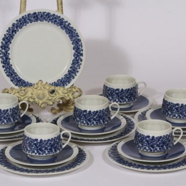 Arabia Doria kahvikupit ja lautaset, 6 kpl, suunnittelija Raija Uosikkinen, serikuva, sininen