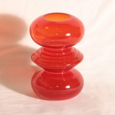 Riihimäen lasi Tiimalasi lasimaljakko, rubiininpunainen, suunnittelija Nanny Still,