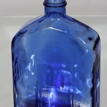 Riihimäen lasi Lankkupullo koristepullo, sininen, suunnittelija Helena Tynell, suuri