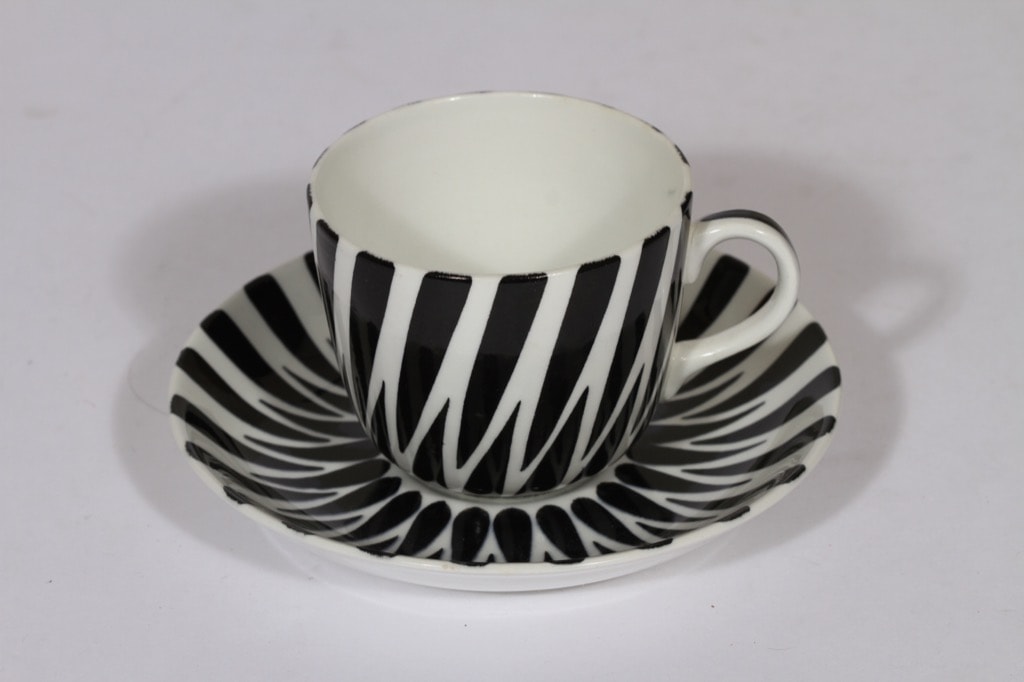 Arabia Toini kahvikuppi, käsinmaalattu, suunnittelija , käsinmaalattu
