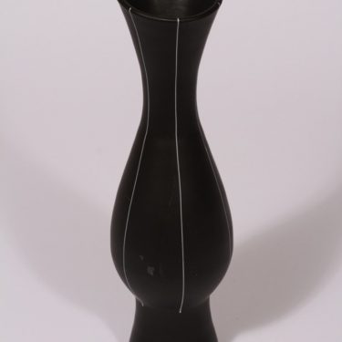 Riihimäen lasi maljakko, musta, suunnittelija Aimo Okkolin, maalattu, viivakoriste