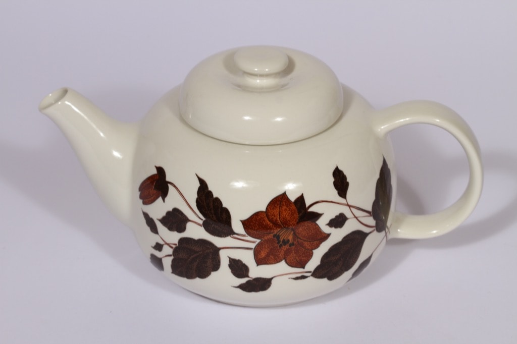 Arabia Tea for Two teekaadin, ruskea, suunnittelija , serikuva, kukka-aihe