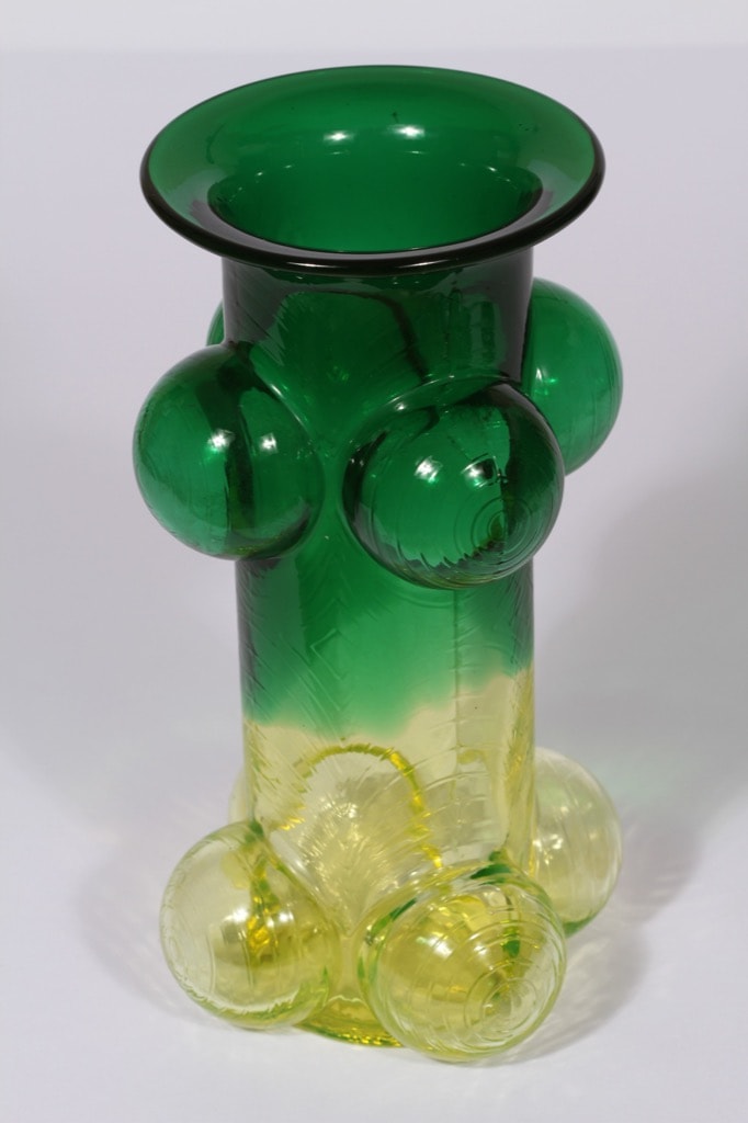 Riihimäen lasi Pajazzo maljakko, vihreä, keltainen, suunnittelija Nanny Still, signeerattu, retro
