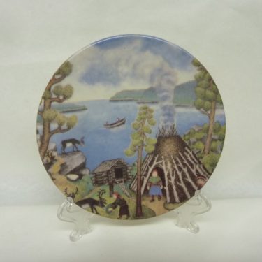 Arabia koristelautanen, Porot Ja Lappalaiset, suunnittelija Andreas Alariesto, Porot Ja Lappalaiset, nro 53, pieni, lappi-aihe