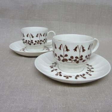 Arabia Vanamo kahvikupit, ruskea, 2 kpl, suunnittelija Esteri Tomula, serikuva, ornamentti