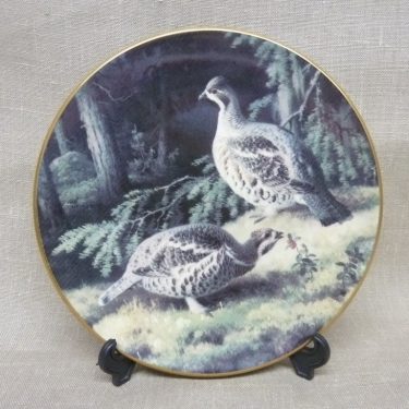 Arabia decorative plate, Pyypari Metsässä, designer von Wright, silk screening, wild bird theme