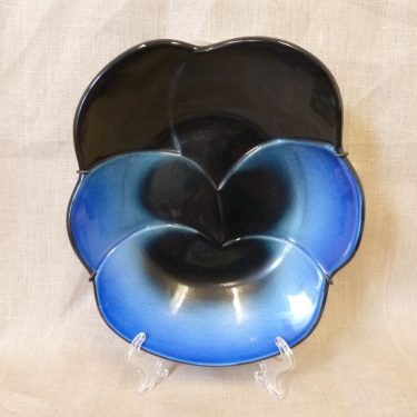 Arabia Viola decorative plate, blue, designer Birger Kaipiainen, small