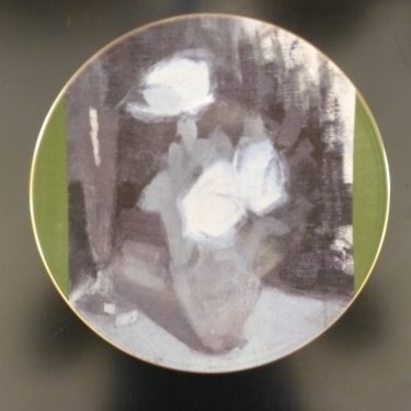 Arabia Keltaisia ruusuja lasissa decorative plate, designer Helene Schjerfbeck, silk screening, flower theme