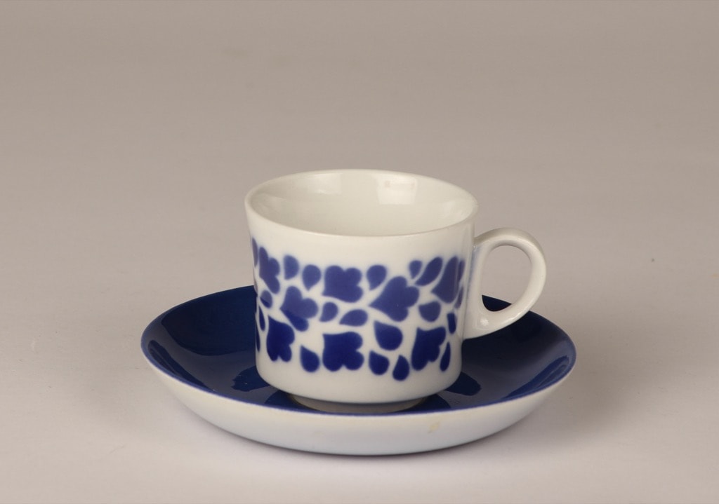 Arabia Varpu coffee cup, blown decoration, blue, retro