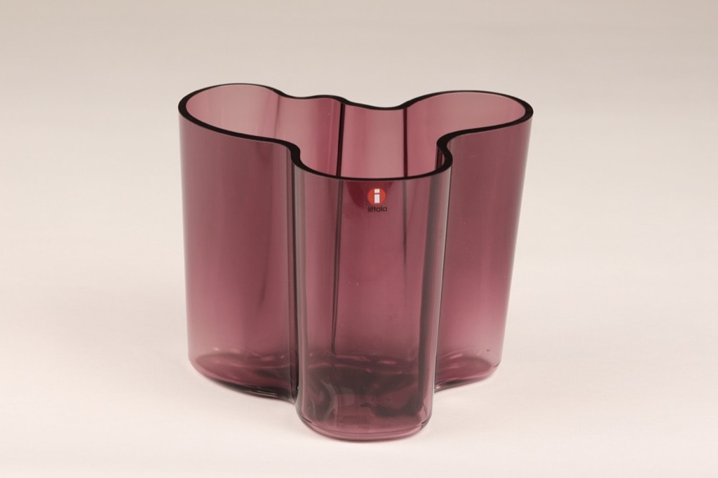 Iittala Savoy vase, dark purple, designer Alvar Aalto, signed