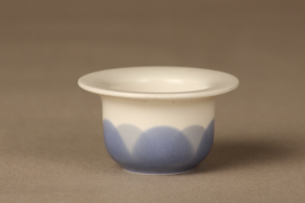 Arabia Arctrica Pudas egg cup, blue, designer Inkeri Leivo, silk screening