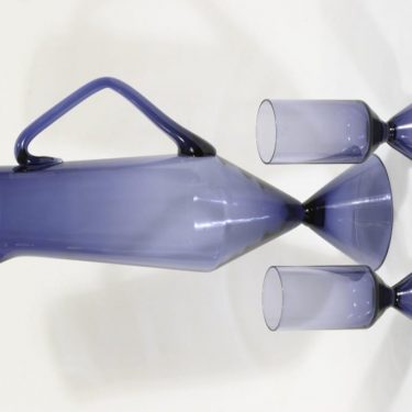 Riihimäen lasi X kaadin ja lasit, lila, 2 kpl, suunnittelija Tamara Aladin,