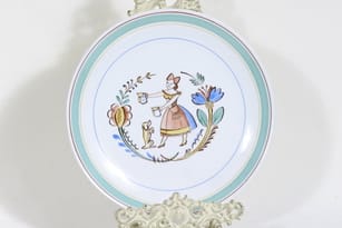 Arabia Talonpoika plate, hand-painted, designer Svea Grankund